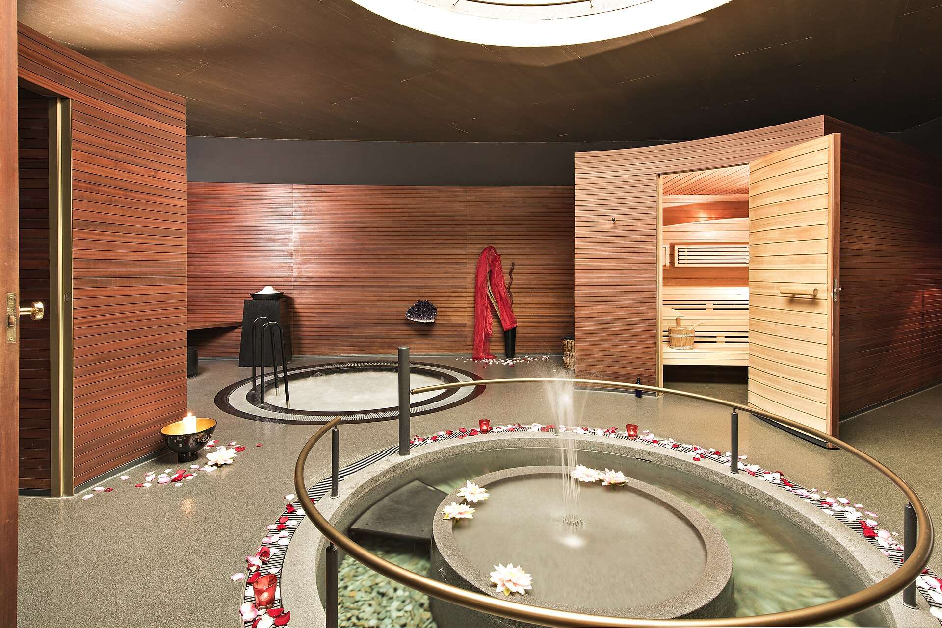Baño termal en un spa de aguas termales